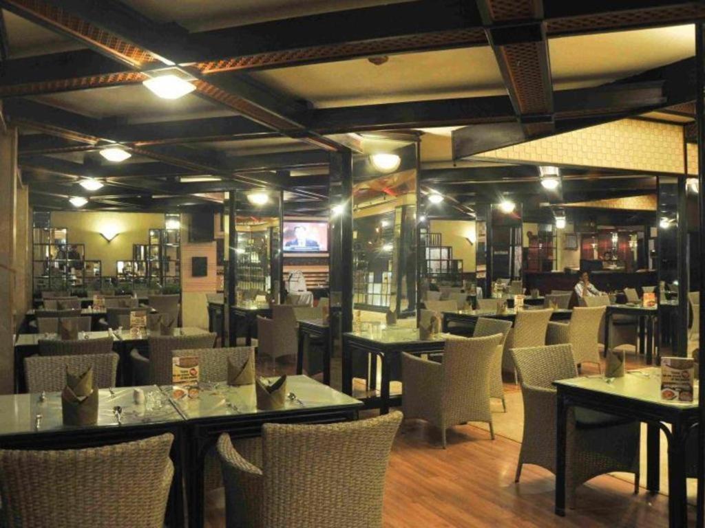 Regent'S Park Hotel Malang Exterior foto