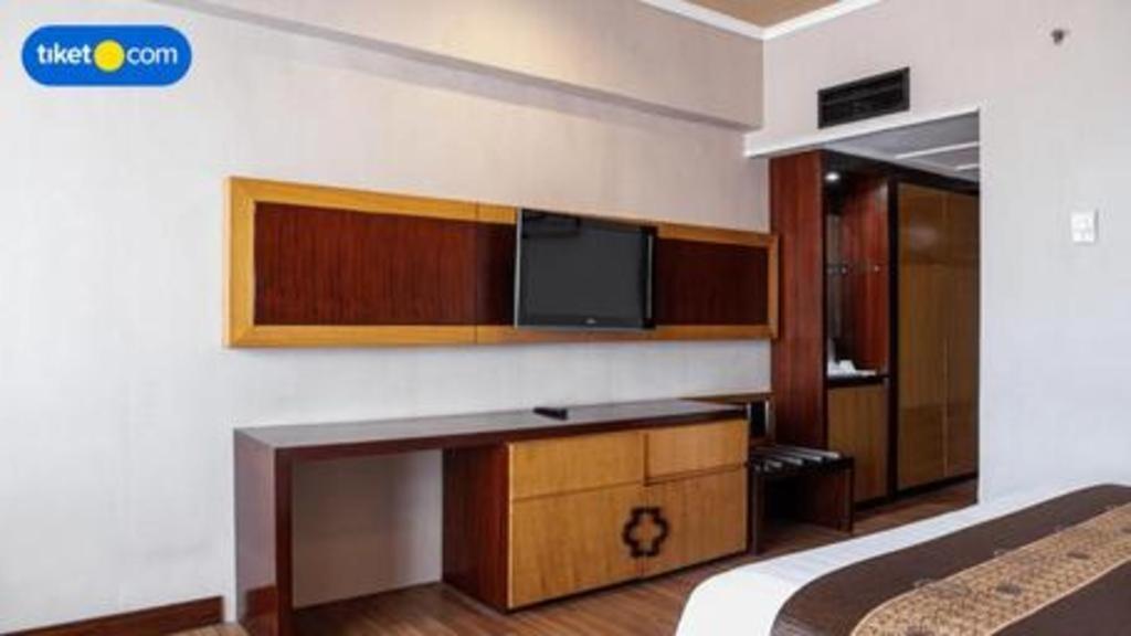 Regent'S Park Hotel Malang Exterior foto