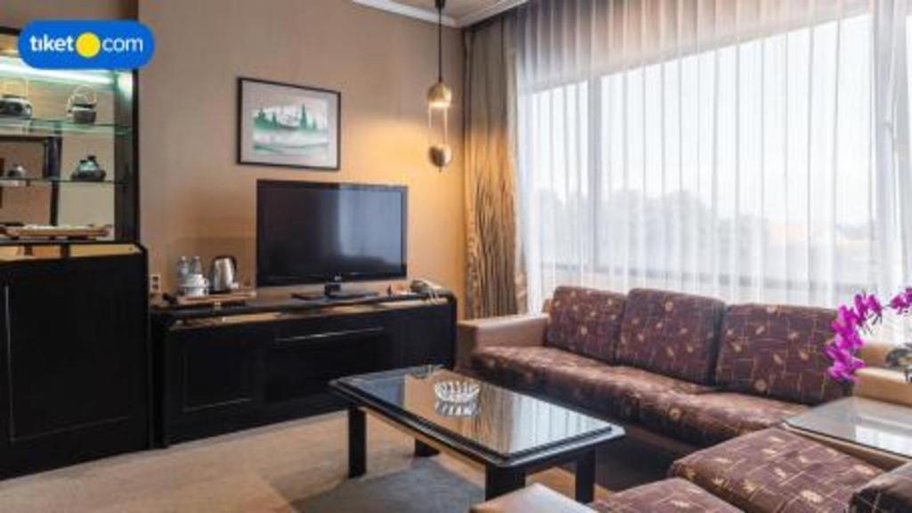 Regent'S Park Hotel Malang Exterior foto